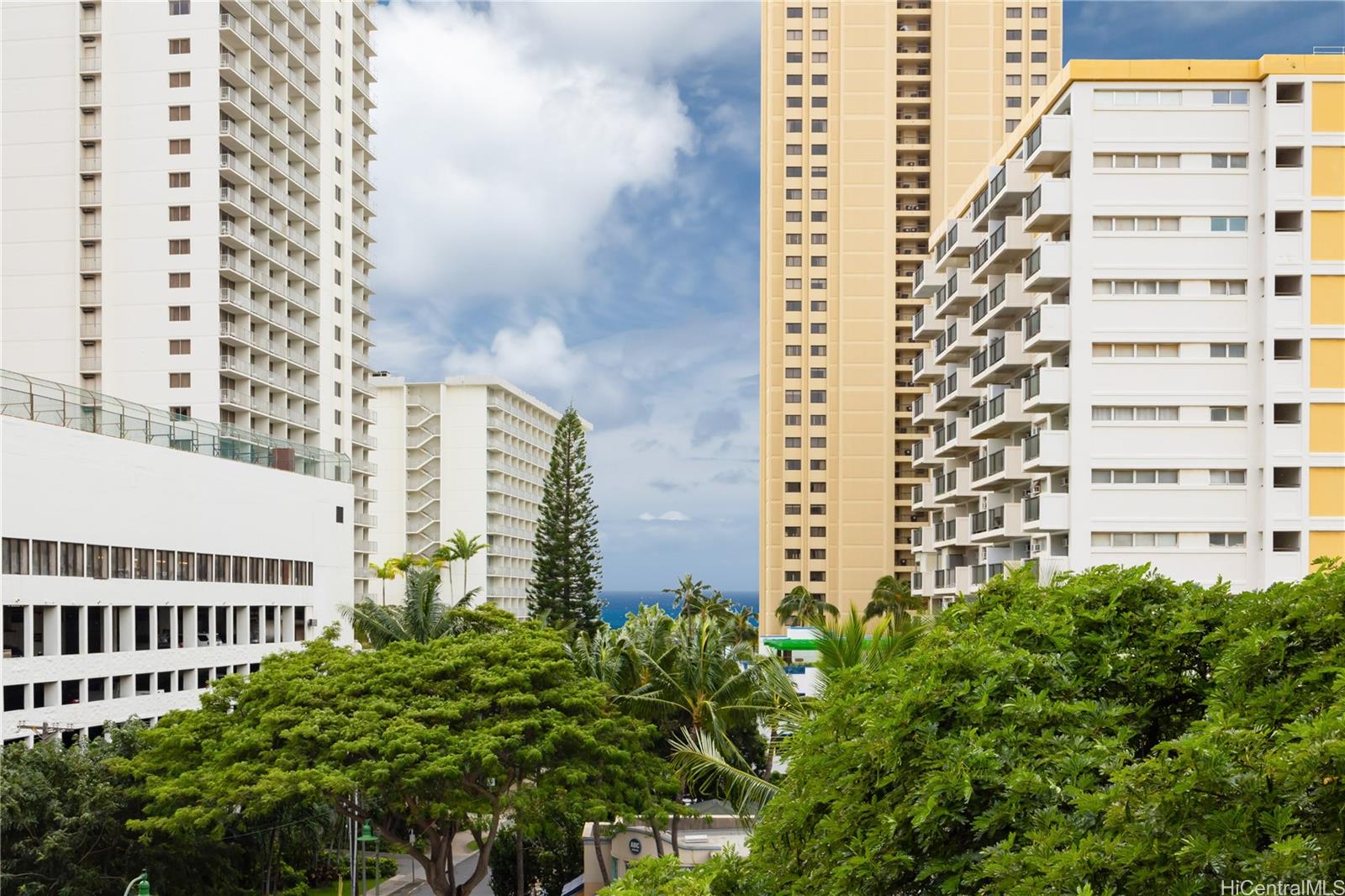 222 Liliuokalani Avenue 701