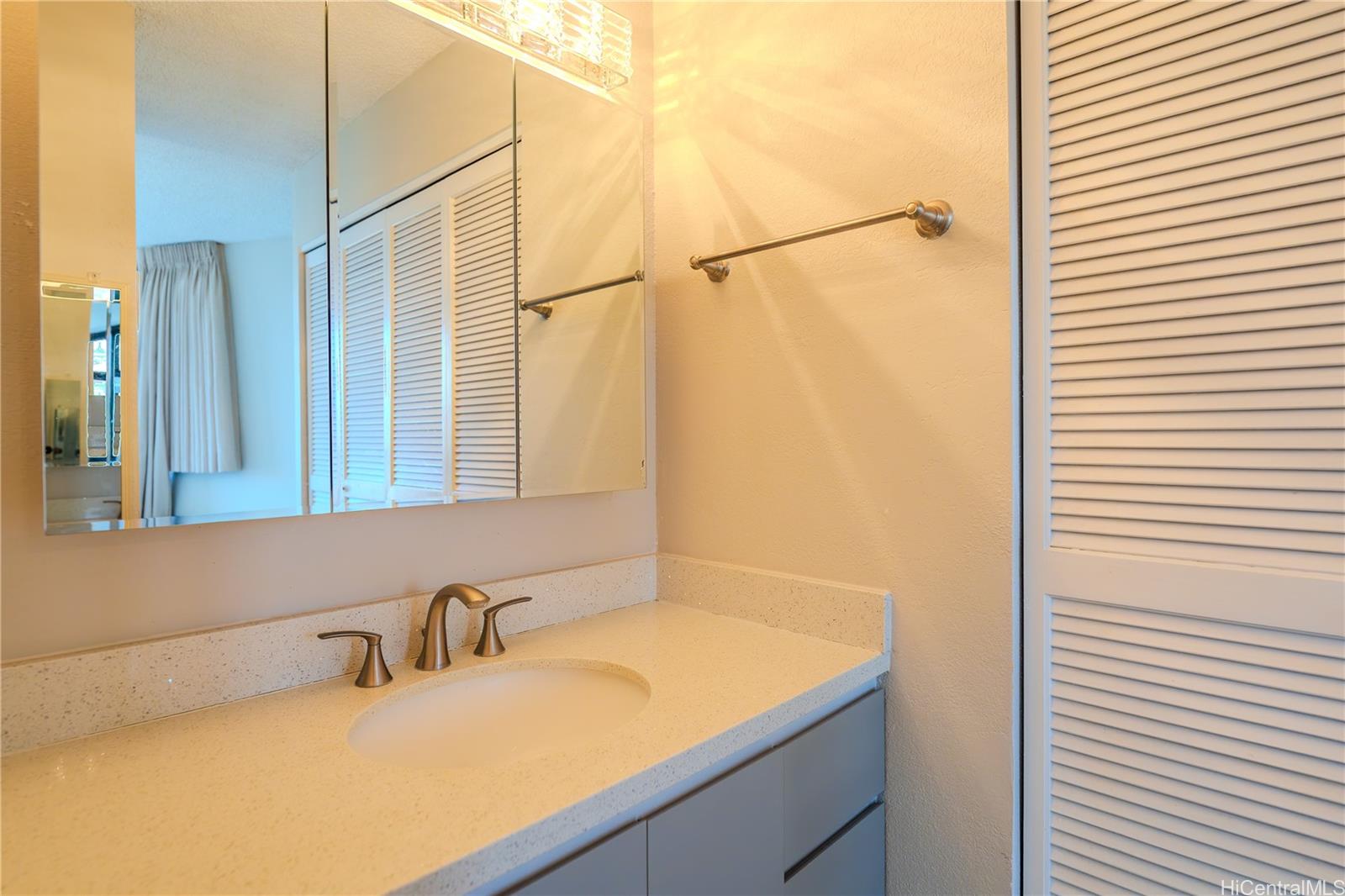 320 Liliuokalani Avenue  Unit 1103