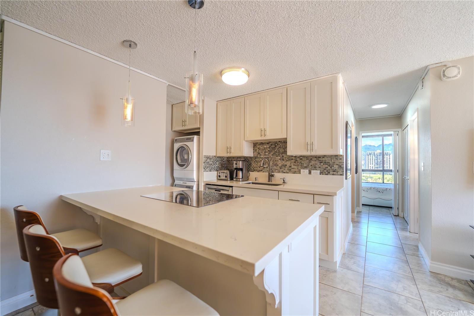 320 Liliuokalani Avenue  Unit 1103