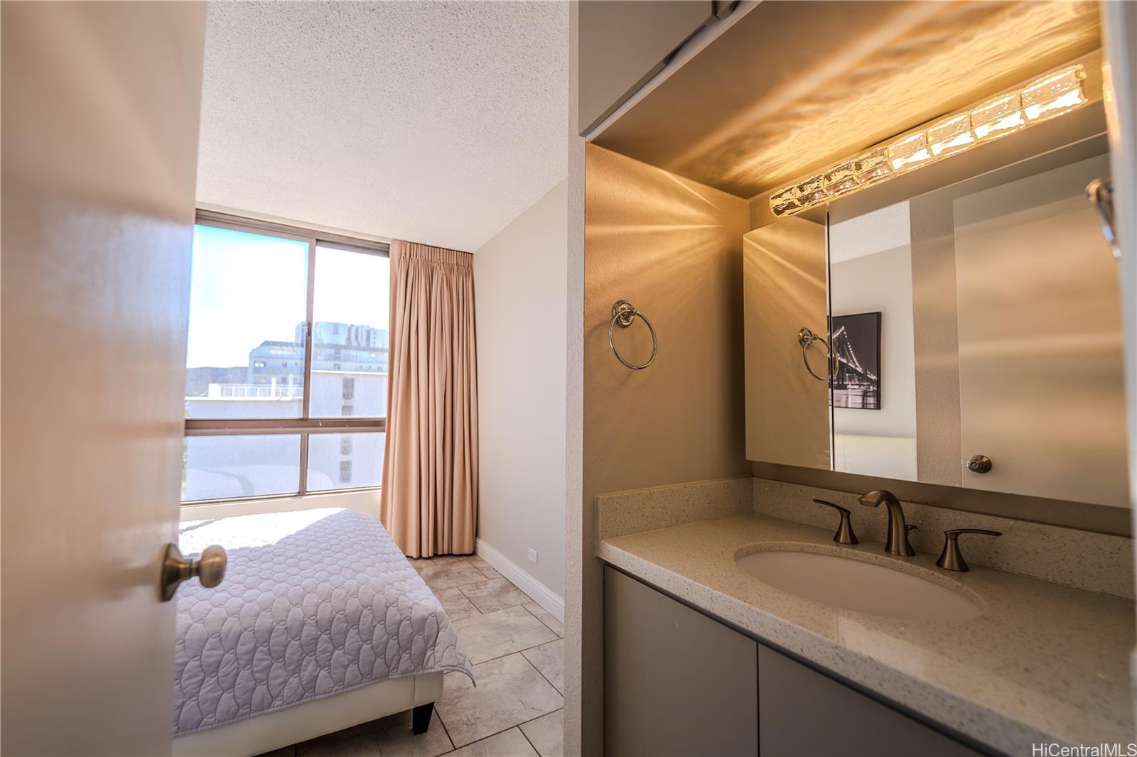 320 Liliuokalani Avenue  Unit 1103