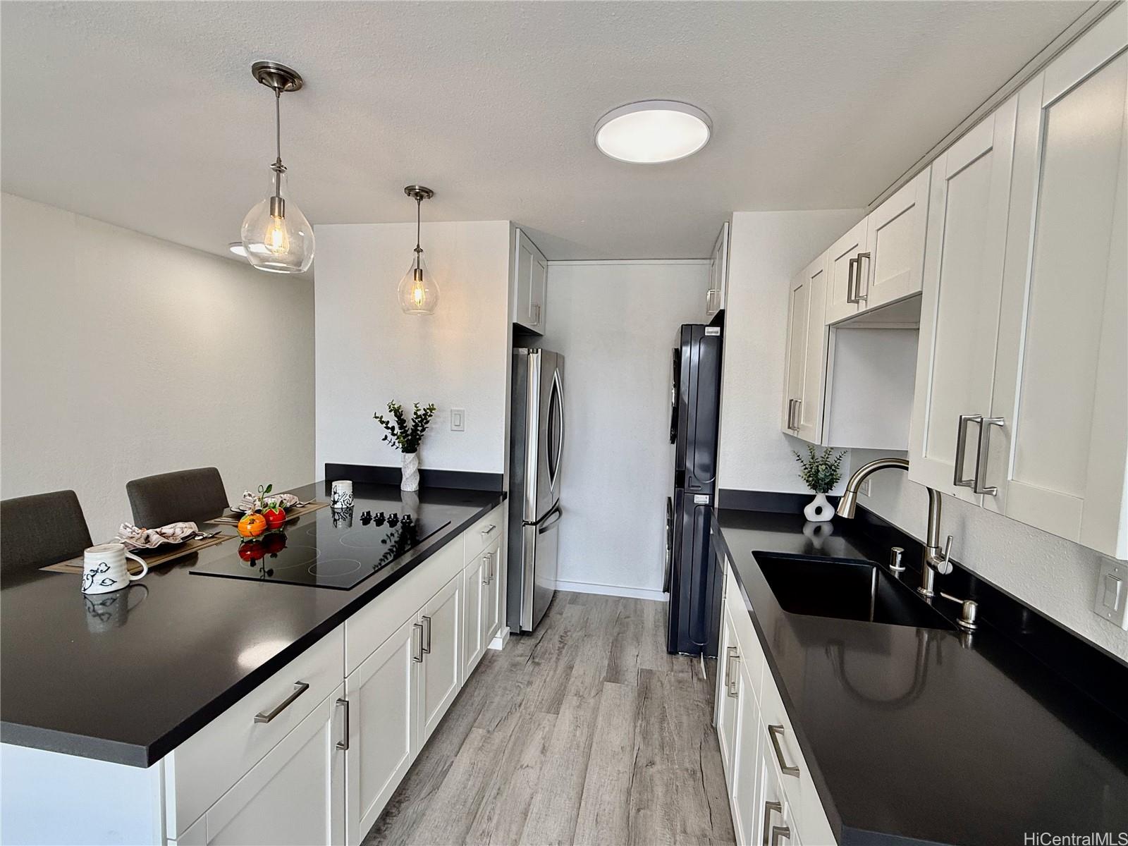 320 Liliuokalani Avenue  Unit 1603