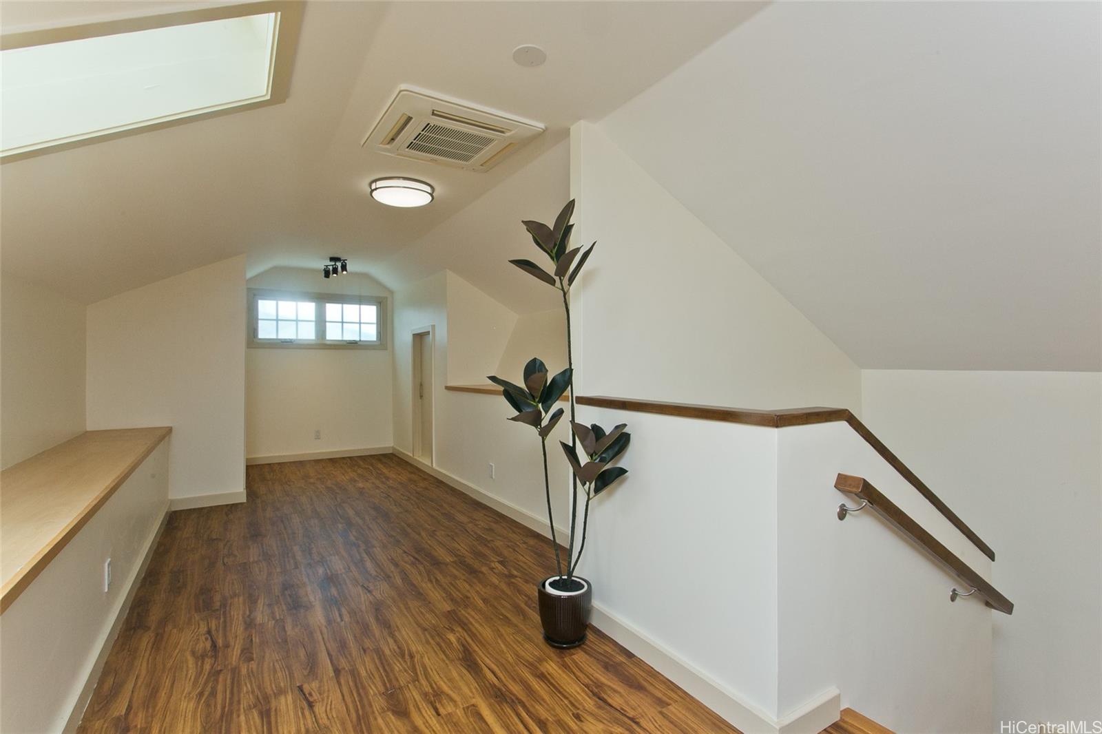 2742 Manoa Road