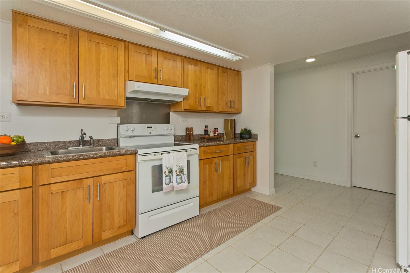 2742 Manoa Road