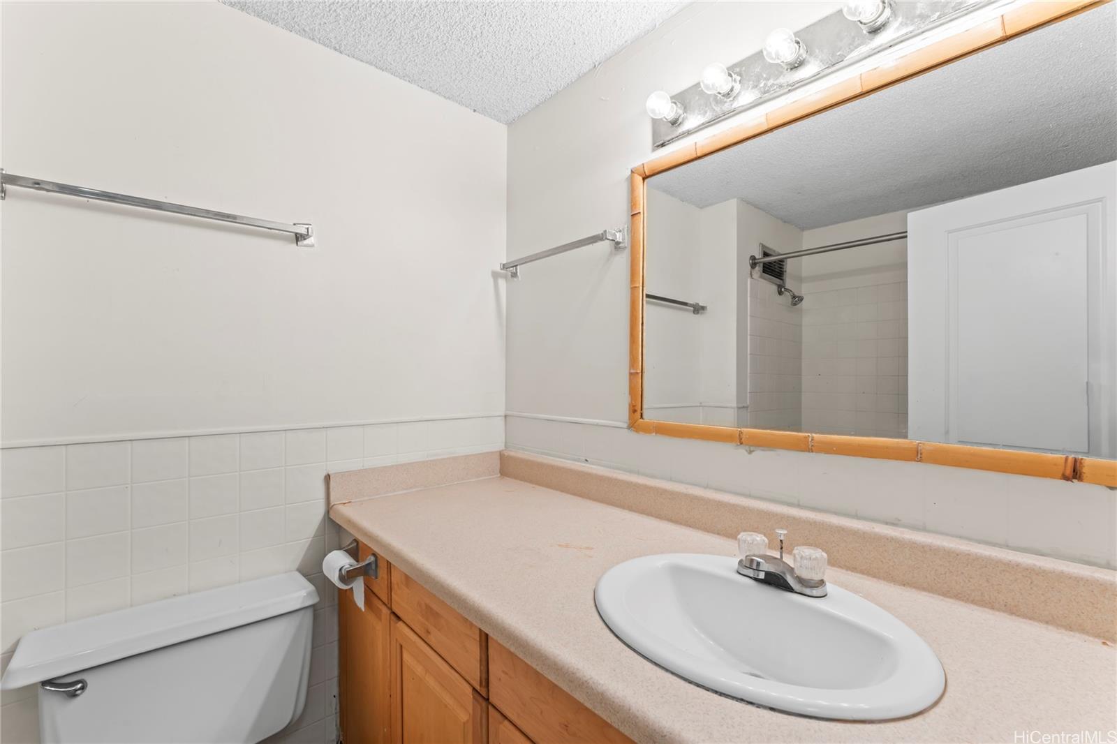 85-175 Farrington Highway  Unit C221