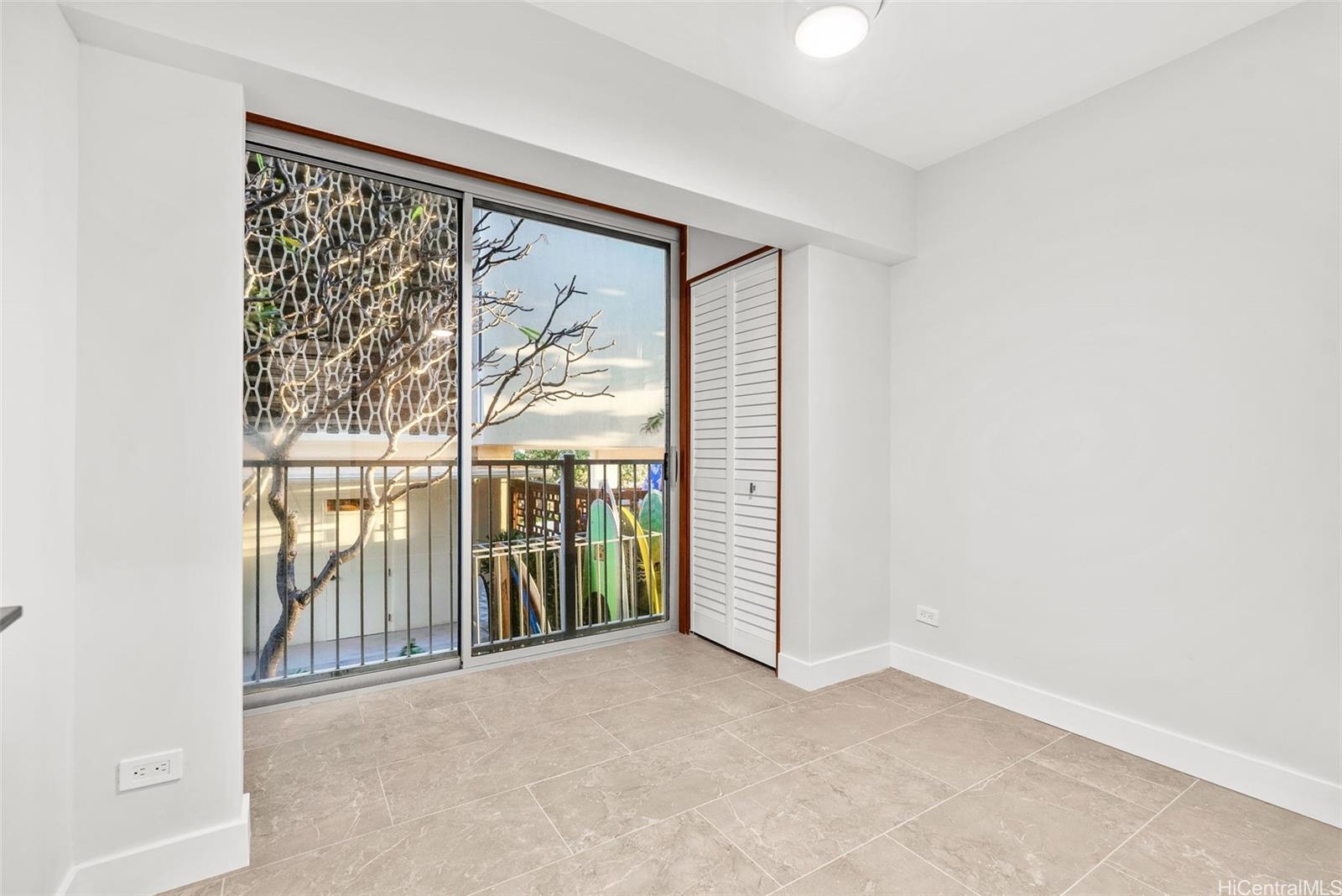 3015 Kalakaua Avenue  Unit 201