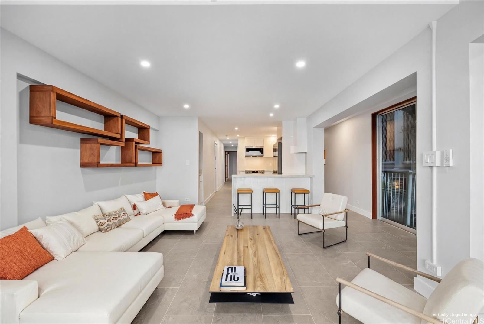 3015 Kalakaua Avenue  Unit 201