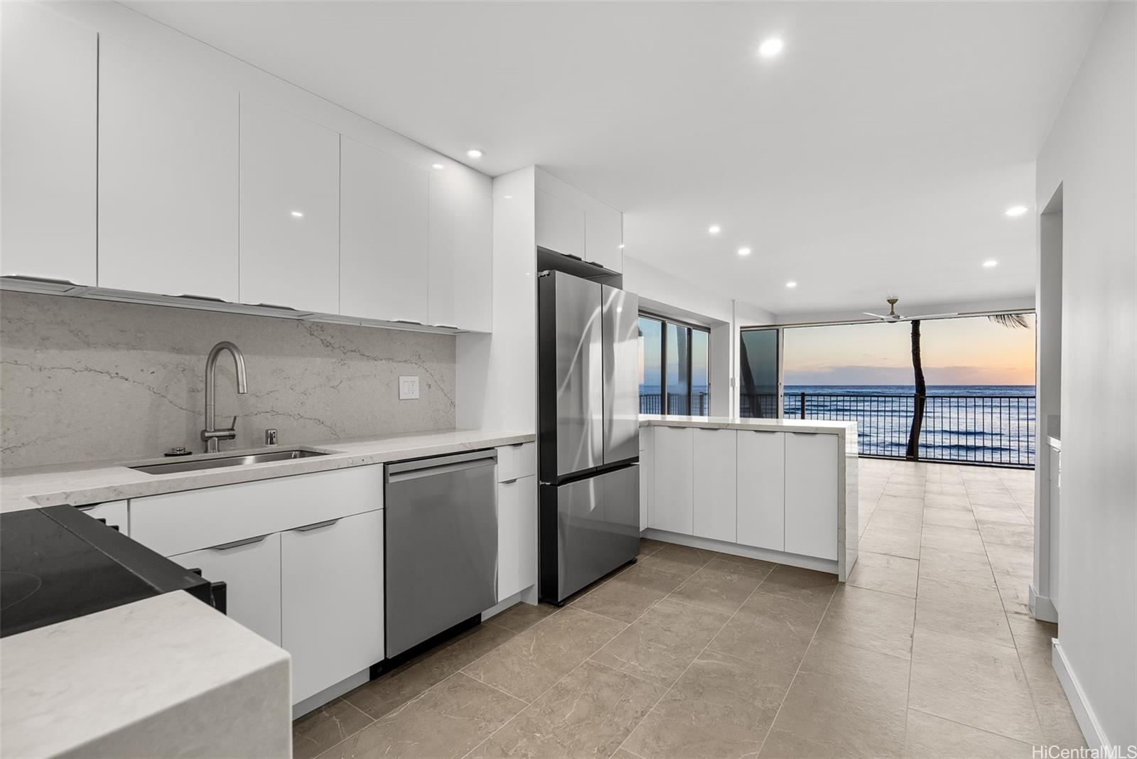 3015 Kalakaua Avenue  Unit 201