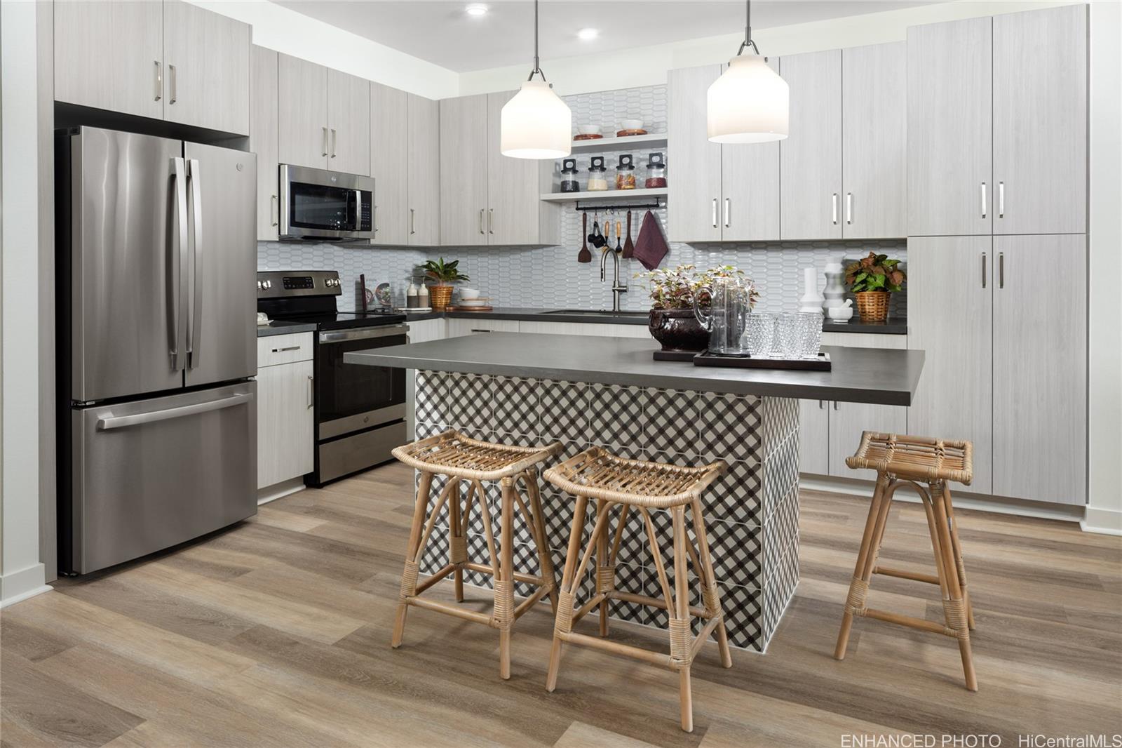 91-1101 Franklin D Roosevelt Avenue 305