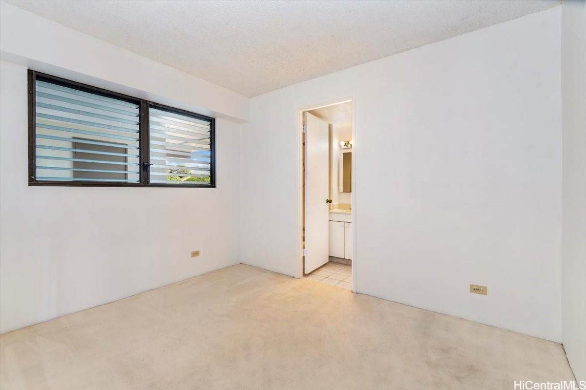 Photo 7 of 22