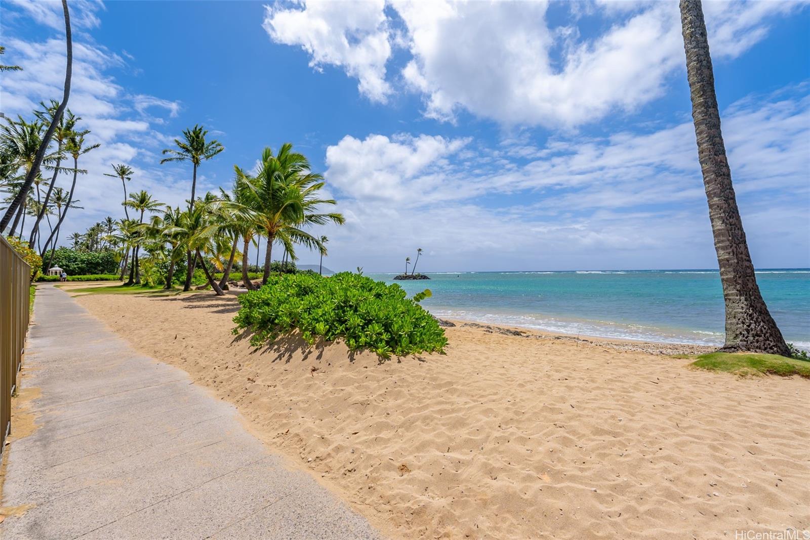 Photo 19 of 25