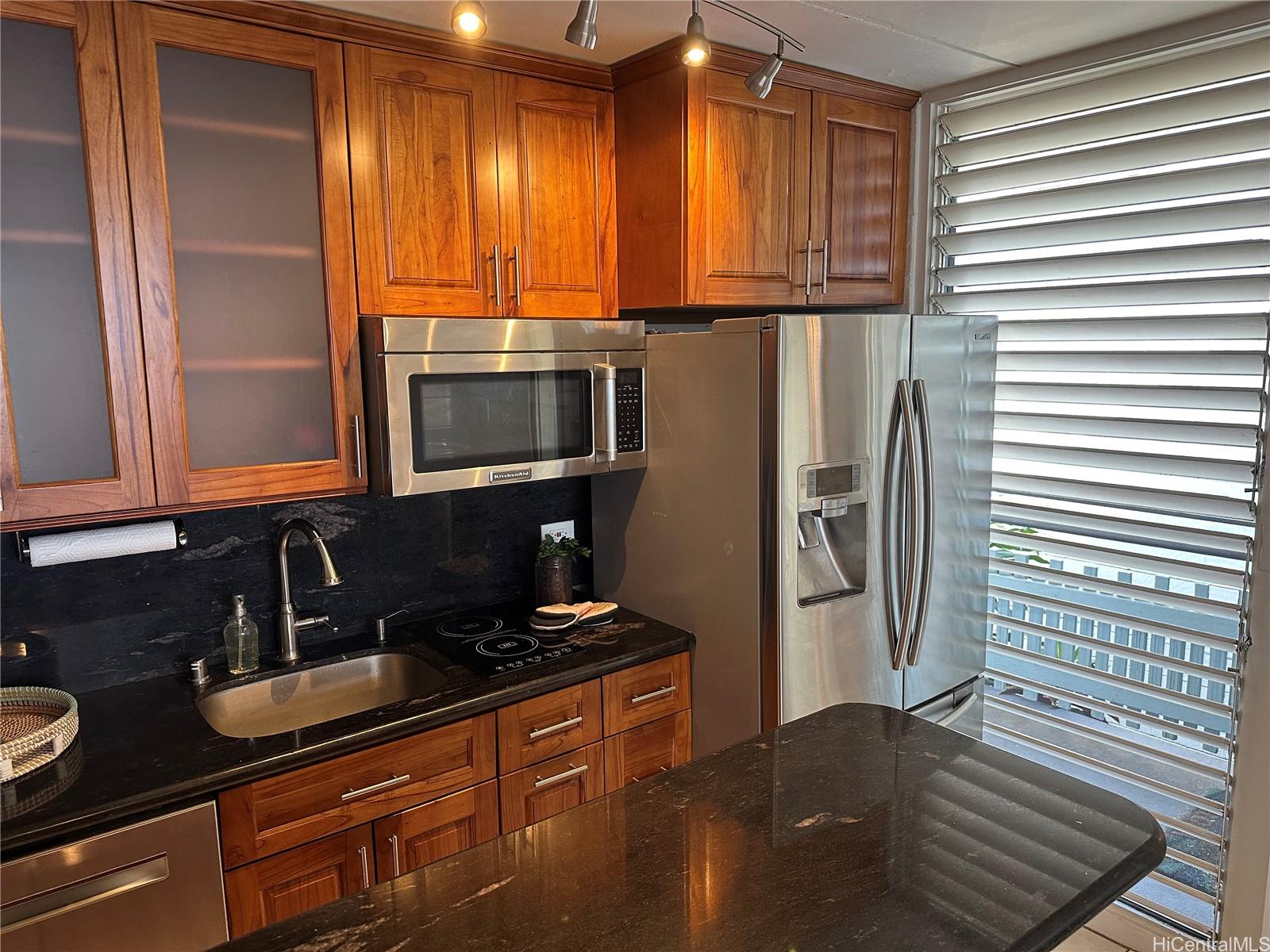 3824 Leahi Avenue  Unit 215