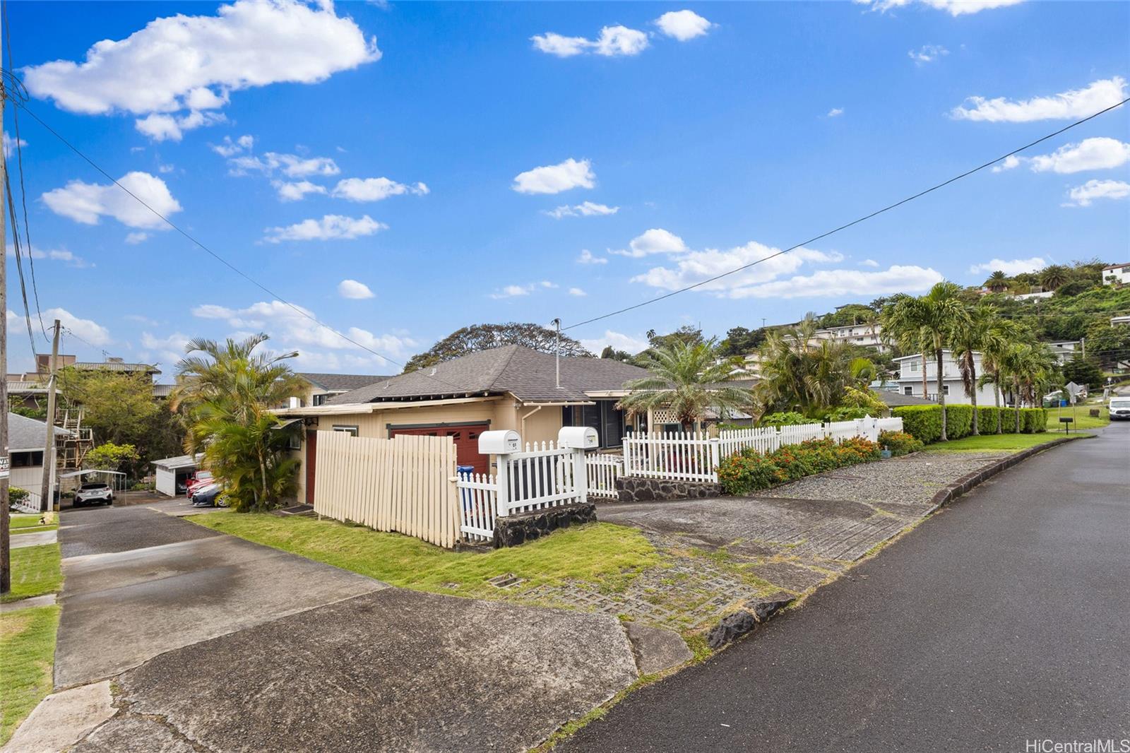 709 Twin View Drive