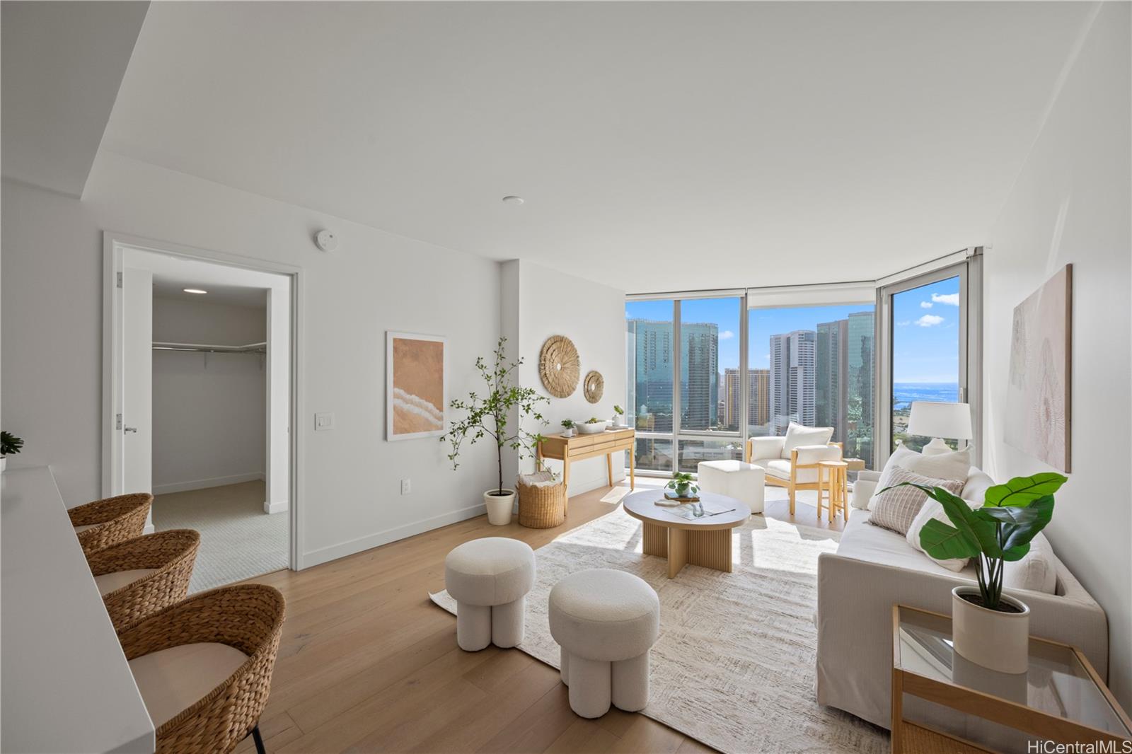 1001 Queen Street 2404