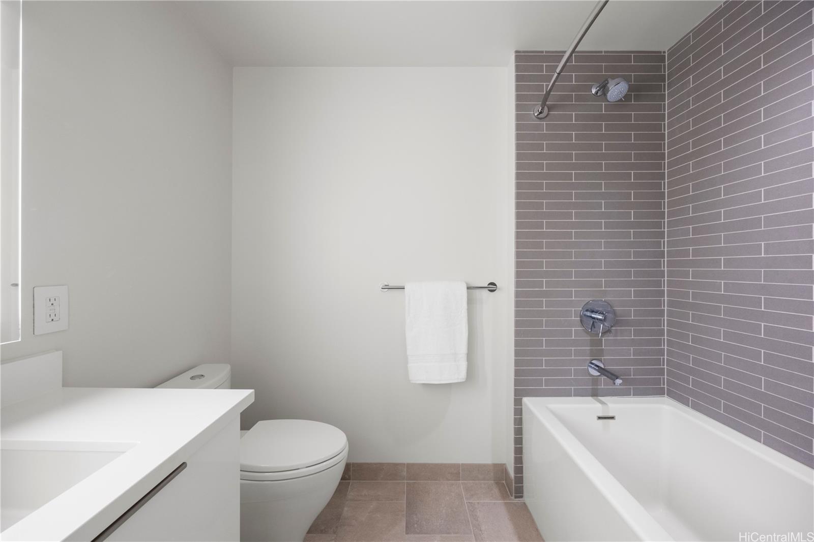 Photo 9 of 17