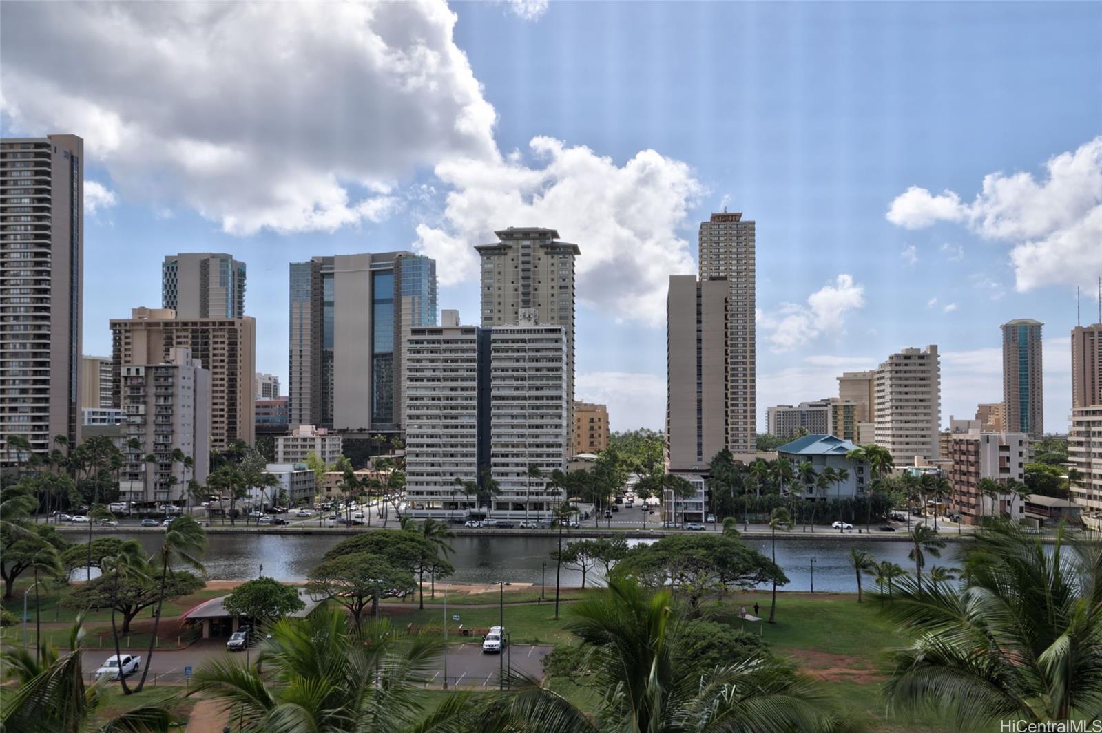 500 University Avenue  Unit 904