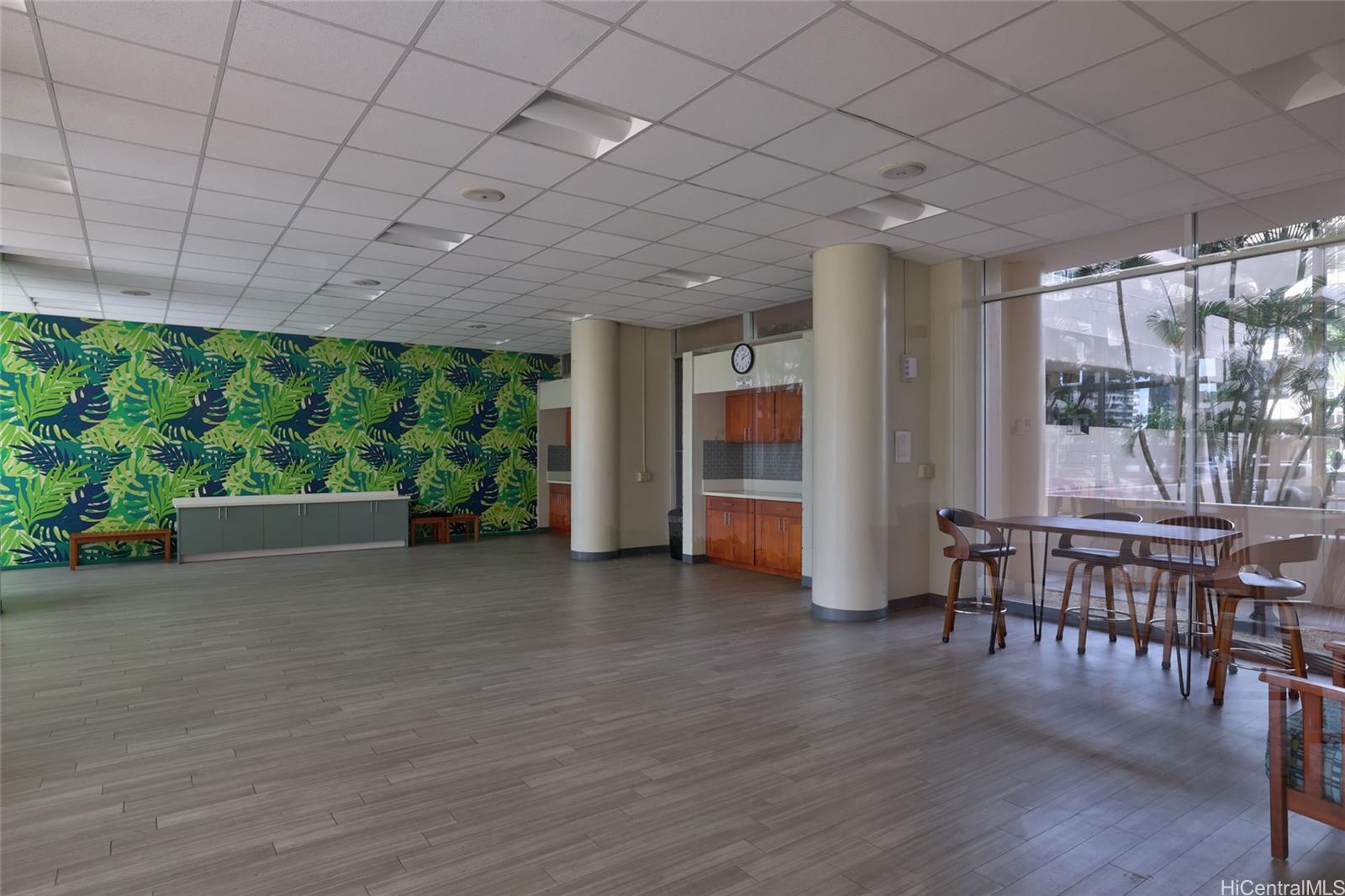 500 University Avenue  Unit 904