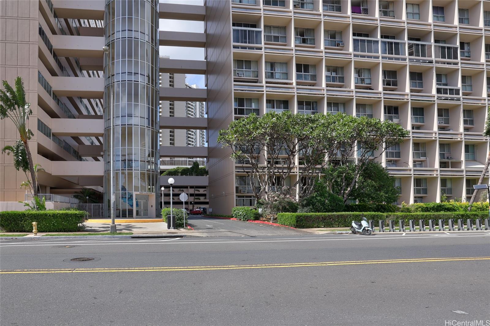 500 University Avenue  Unit 904