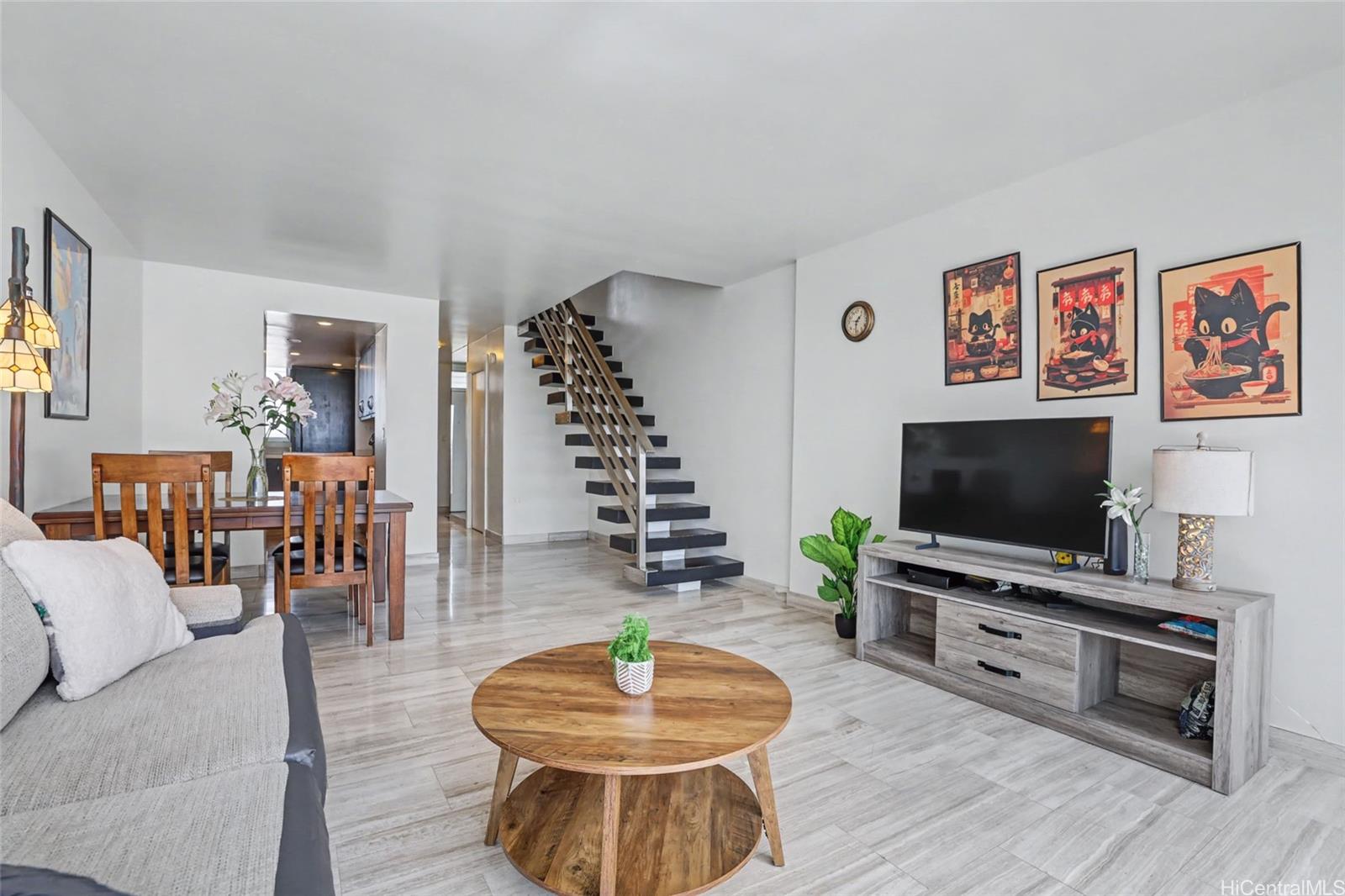 500 University Avenue  Unit 904