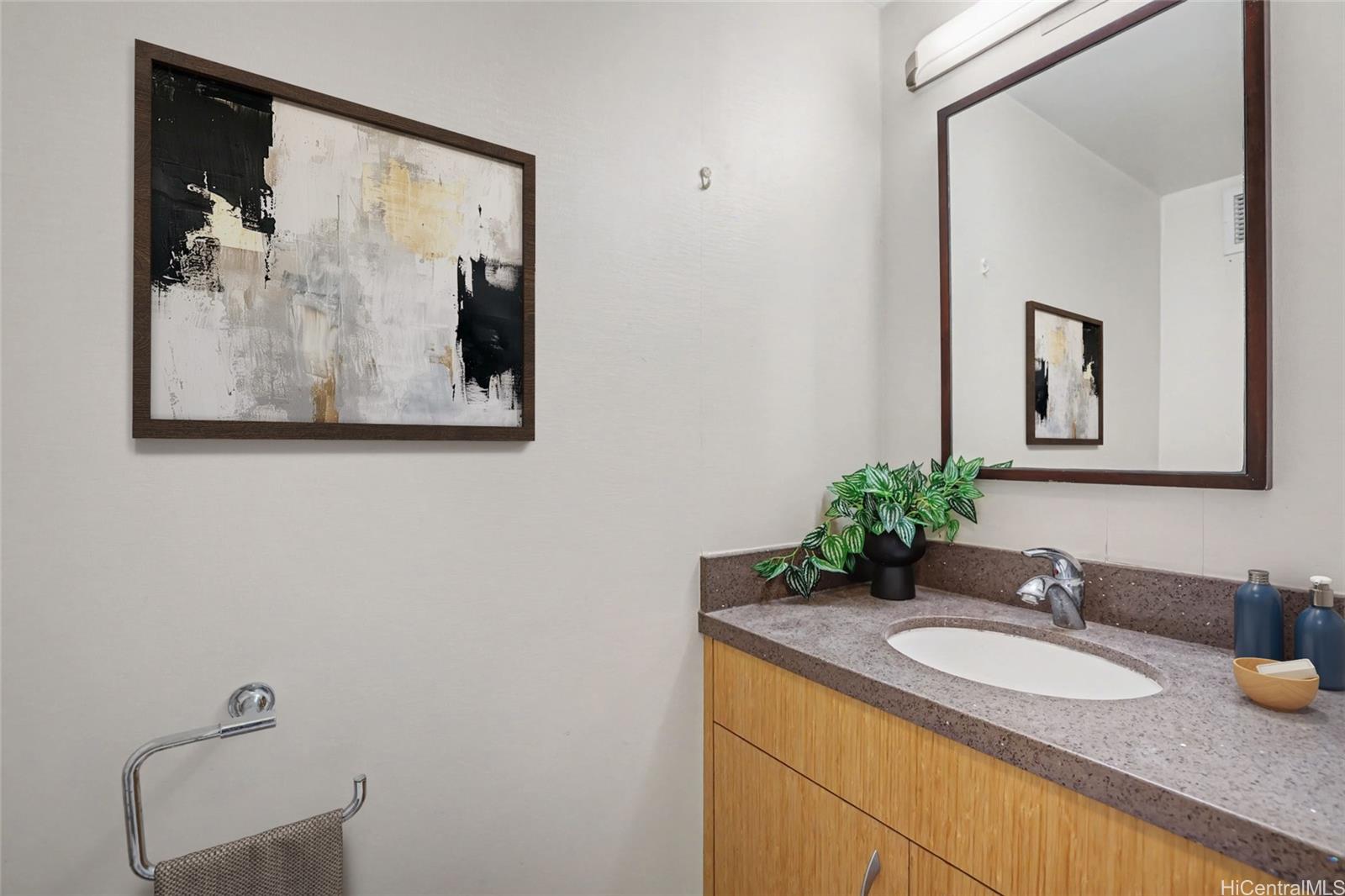500 University Avenue  Unit 904
