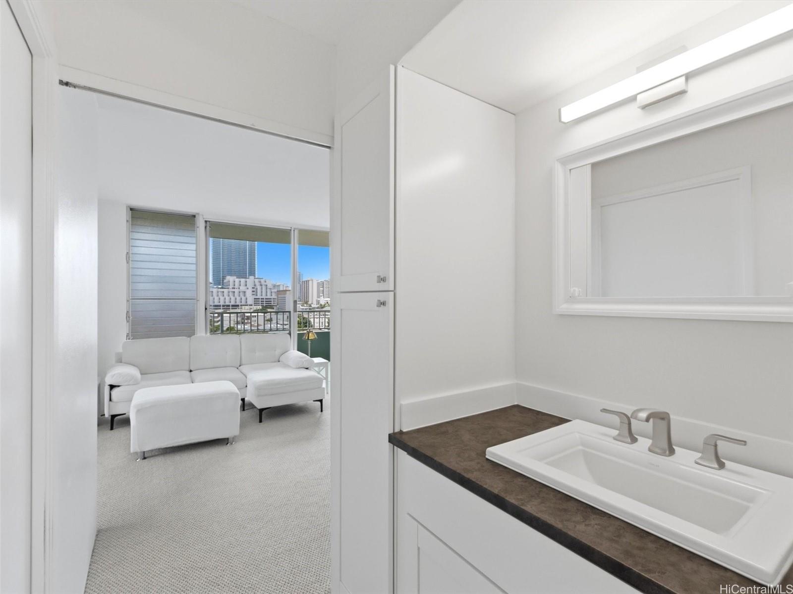 1122 Elm Street  Unit 809