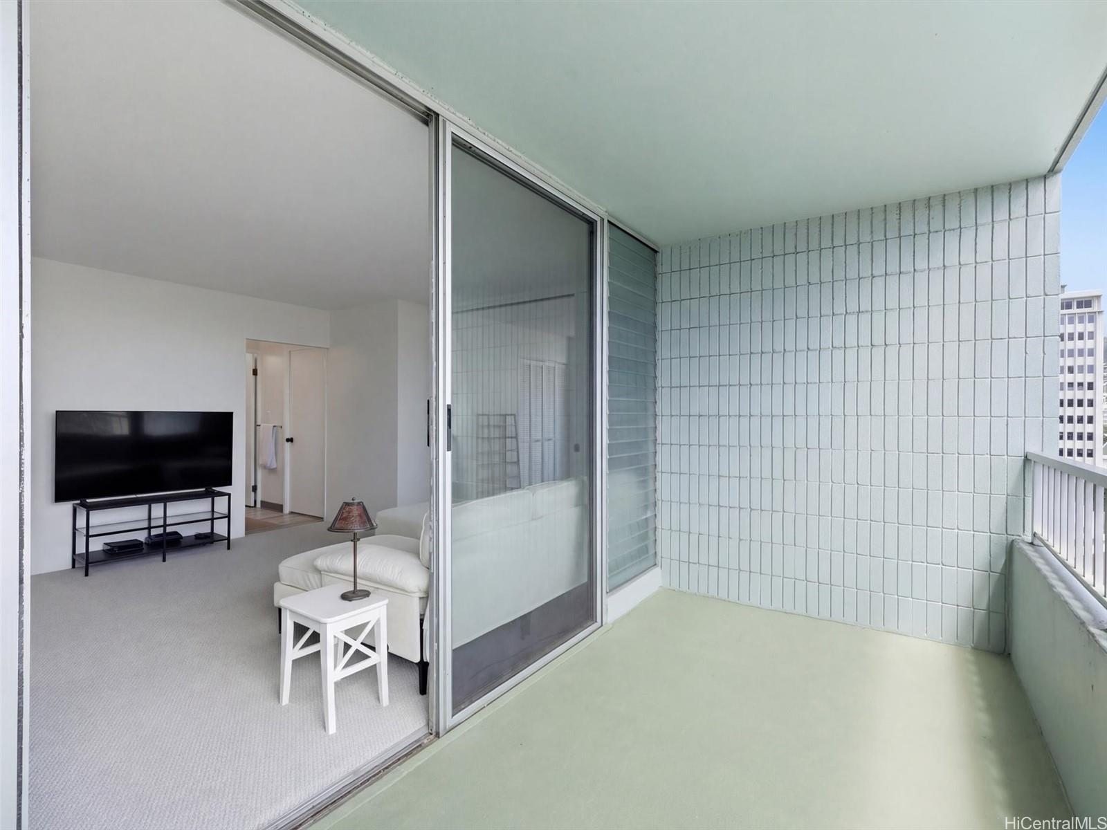 1122 Elm Street  Unit 809