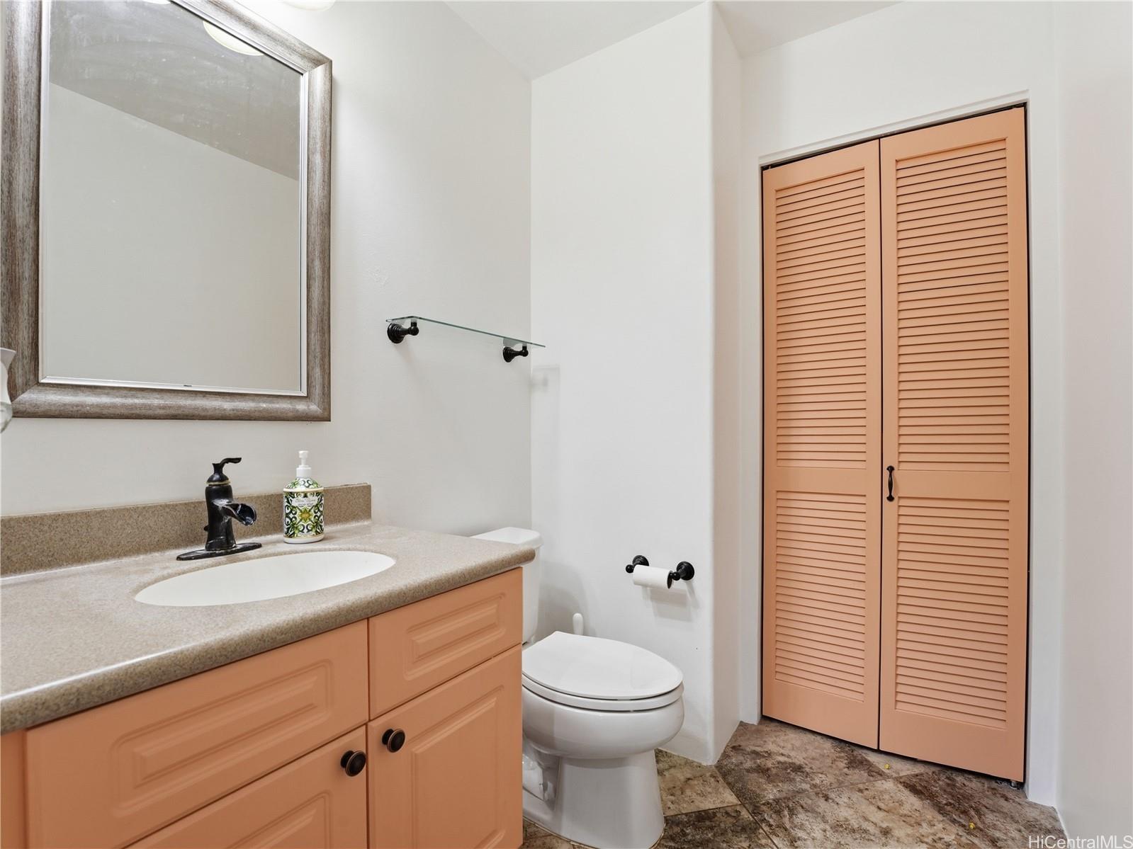 87-2201 Pakeke Street  Unit 65