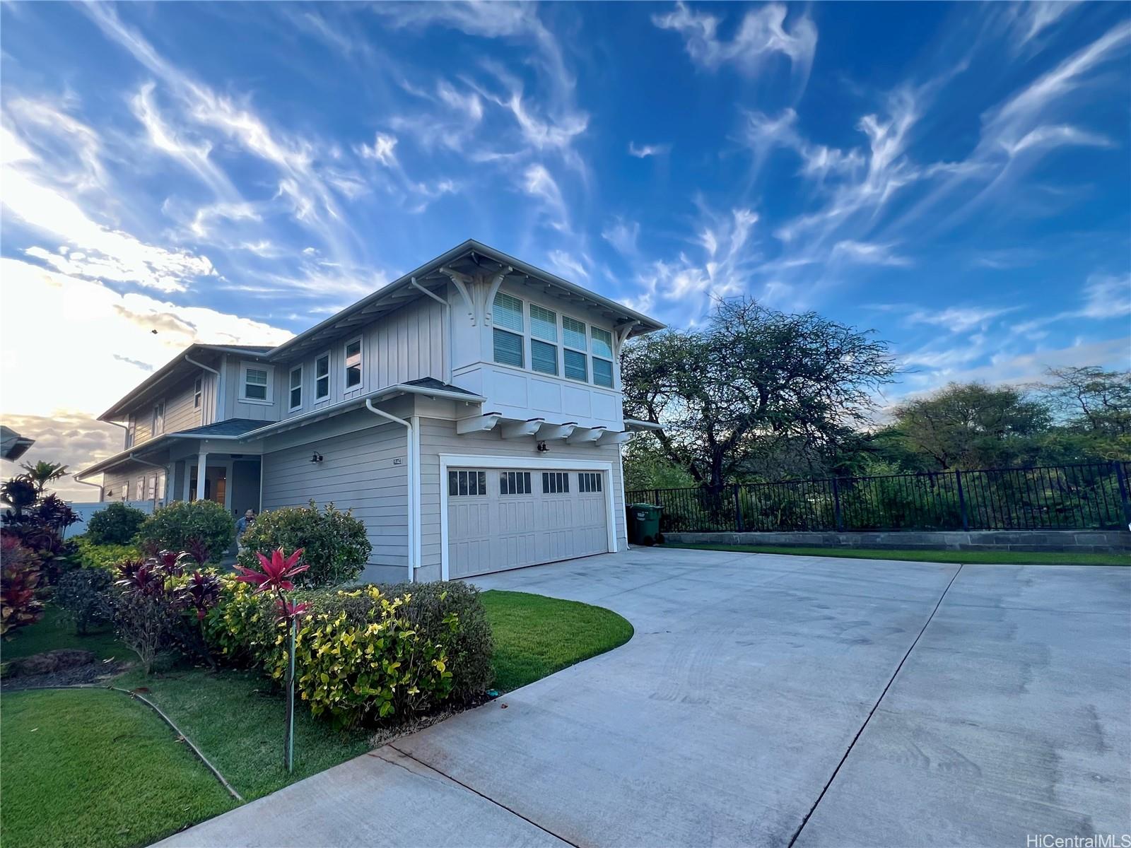 91-1432 Kaileolea Drive