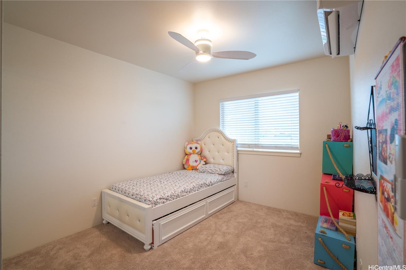 Photo 18 of 25