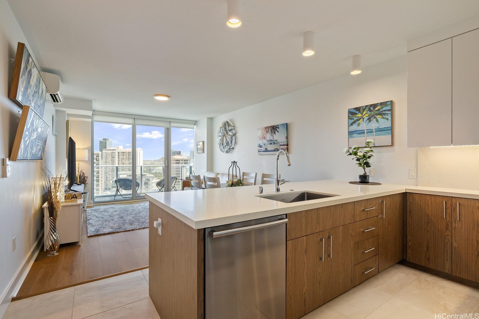 629 Keeaumoku Street 1807