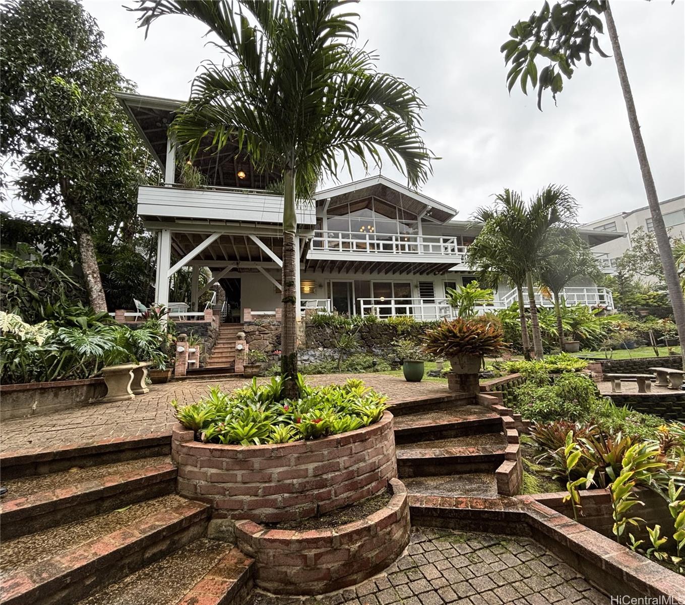 3625 Nuuanu Pali Drive