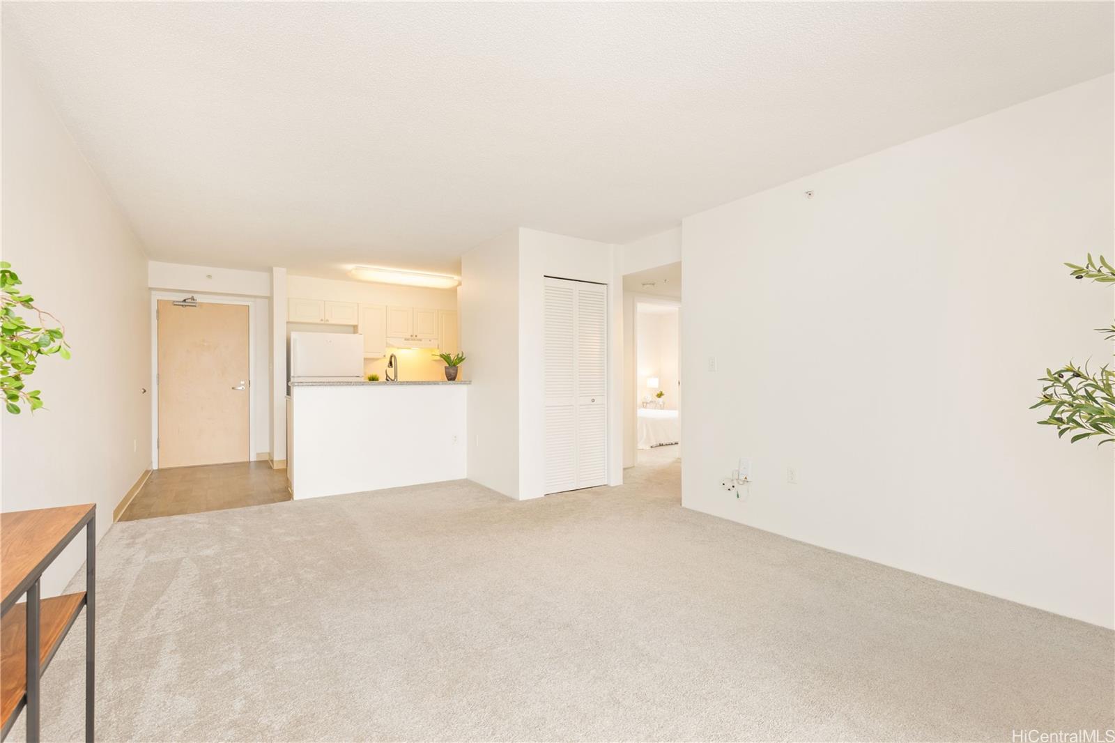 Photo 6 of 25