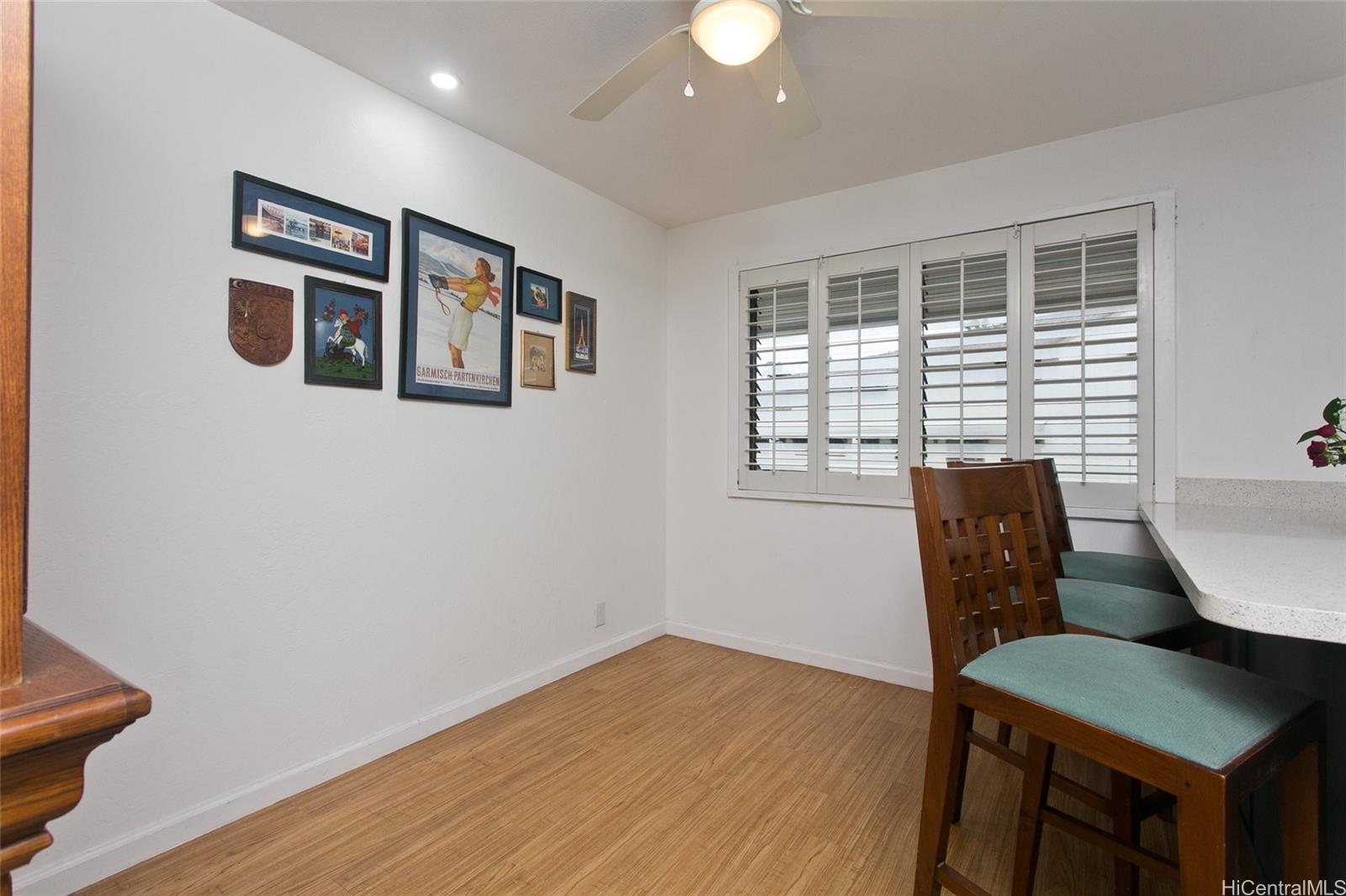 Photo 11 of 25