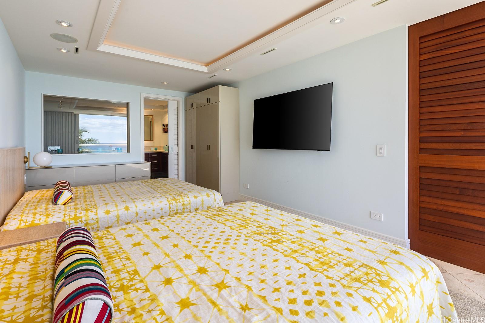 2979 Kalakaua Avenue  Unit 601