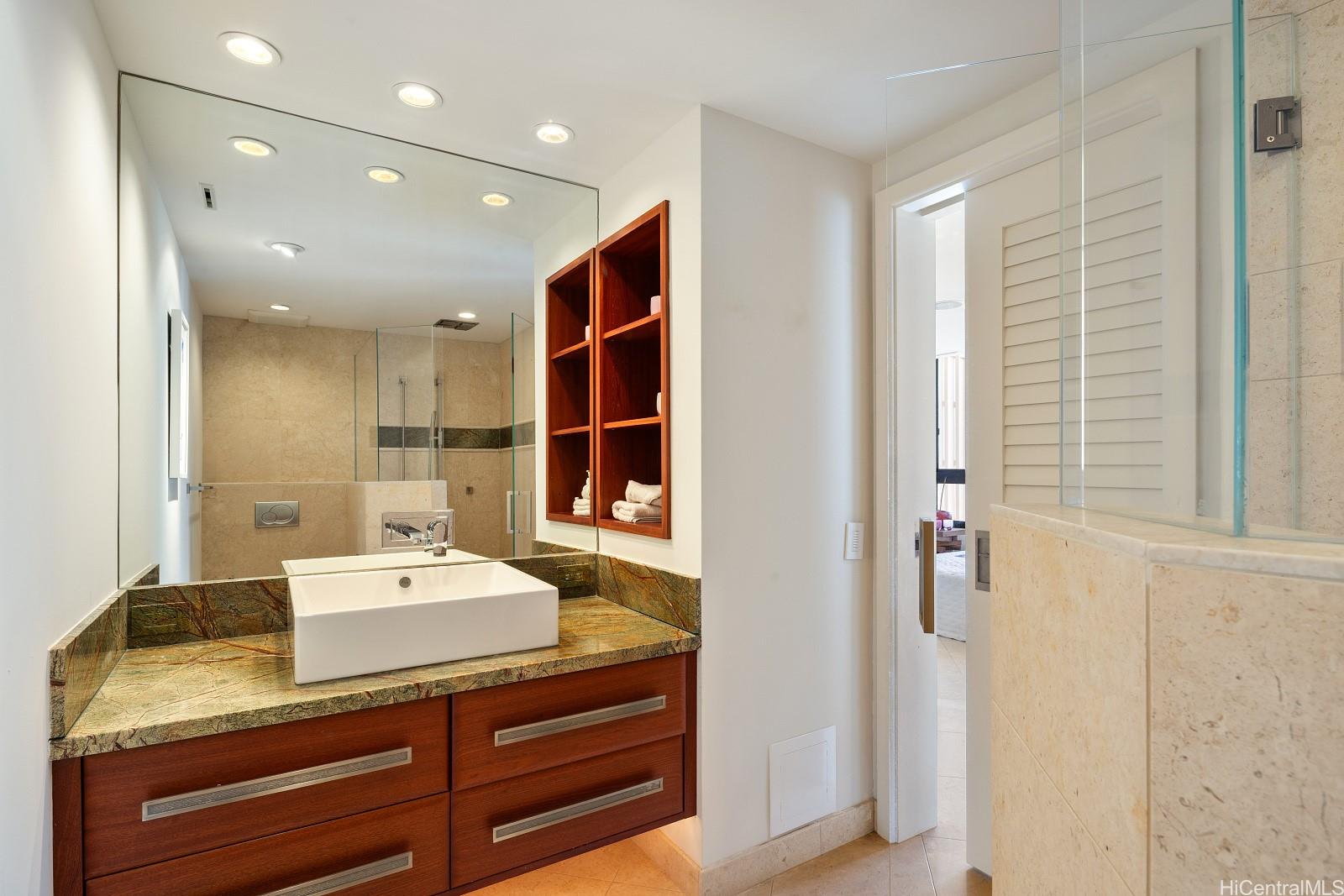 2979 Kalakaua Avenue  Unit 601