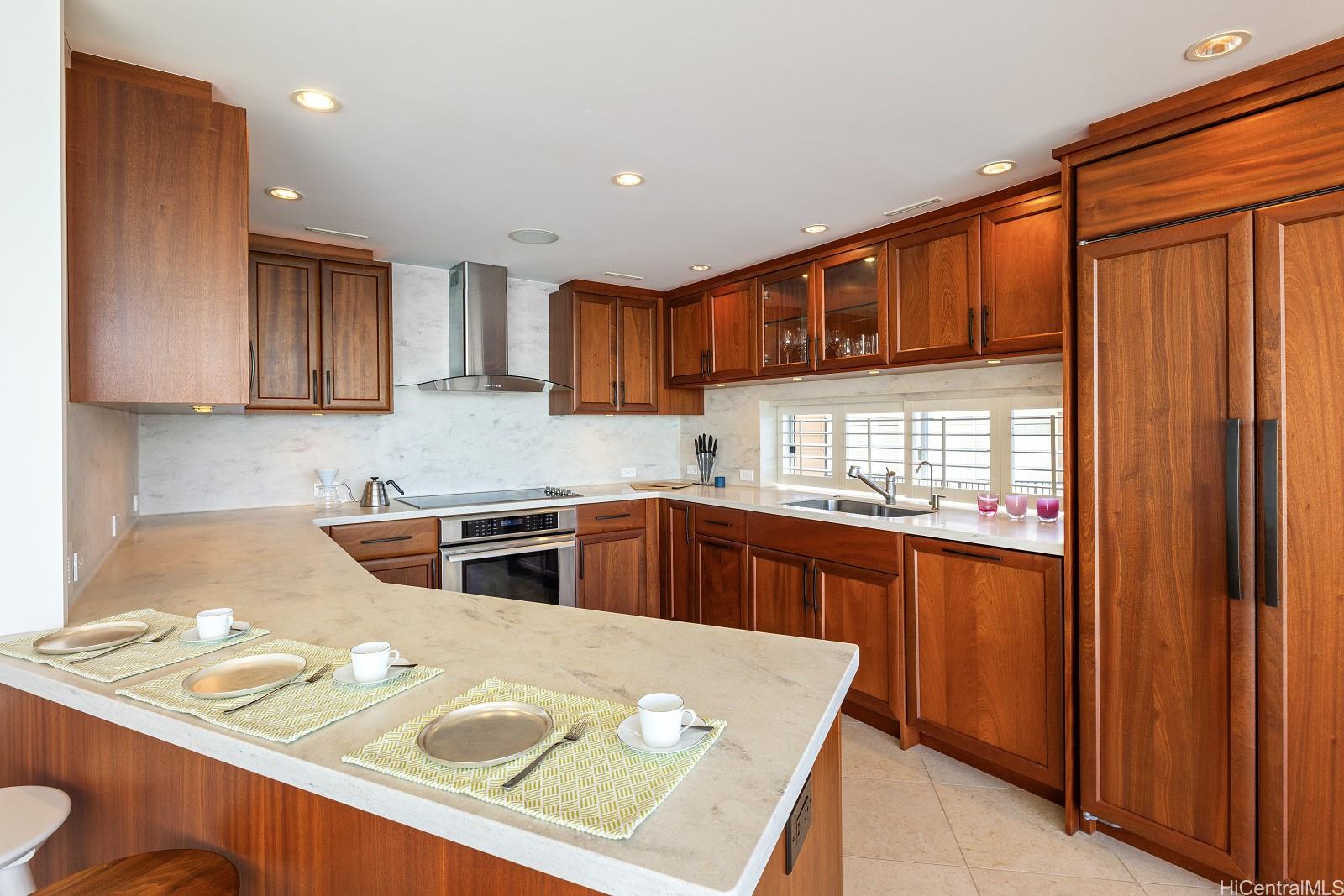 2979 Kalakaua Avenue  Unit 601