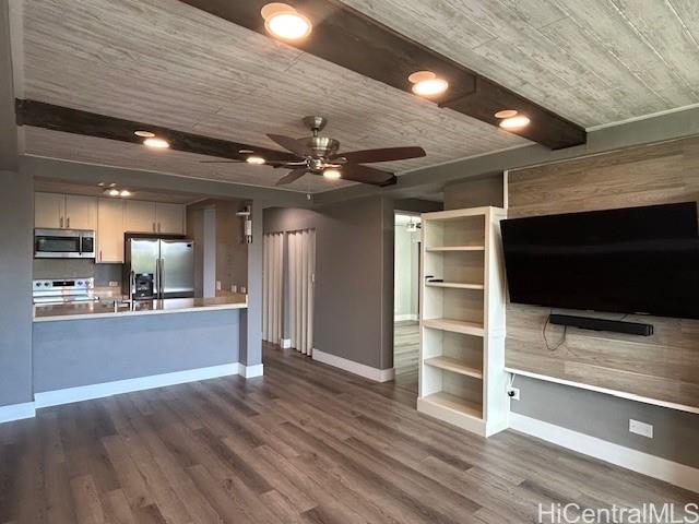 Photo 10 of 20