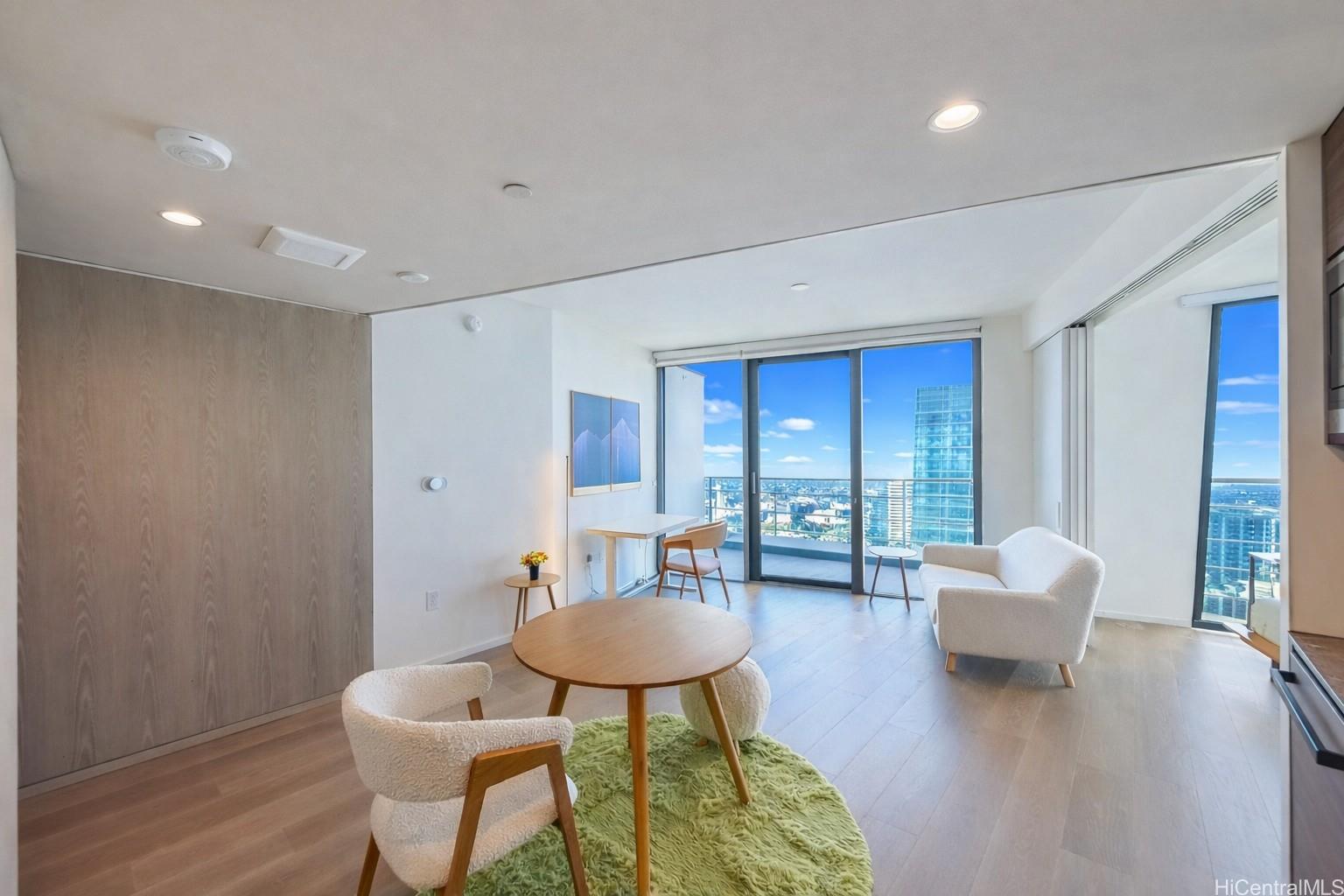 1000 Auahi Street 1303