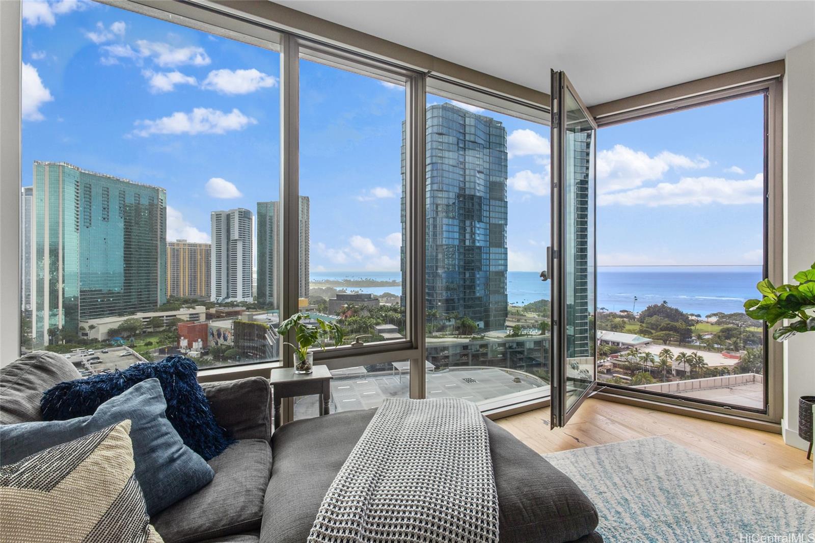 1001 Queen Street 1612