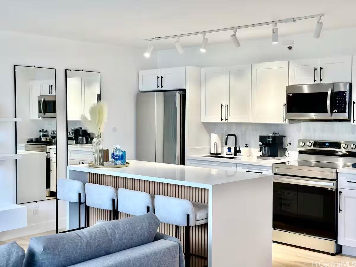 201 Ohua Avenue 901