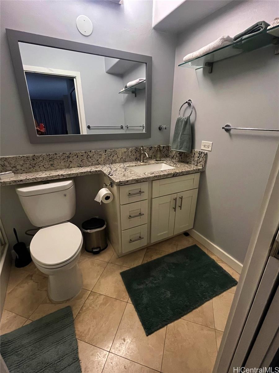 Photo 4 of 25