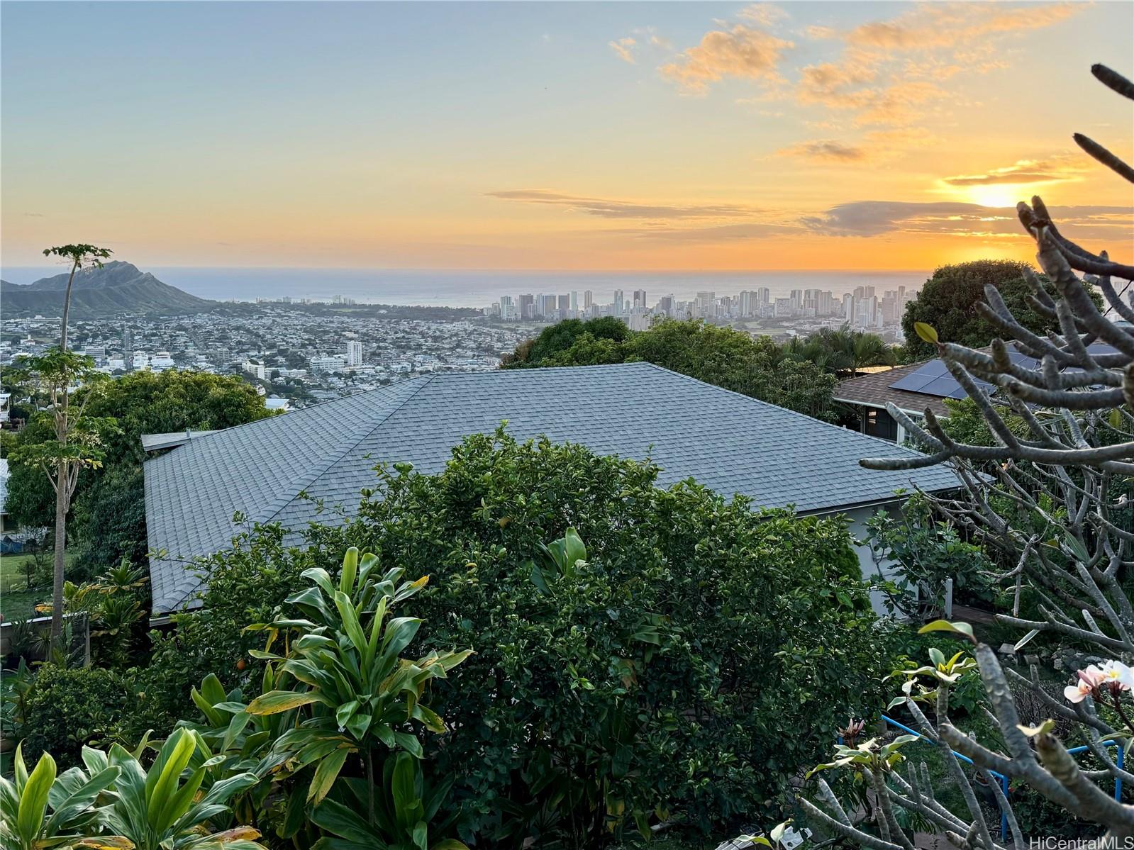 3655 Nihipali Place