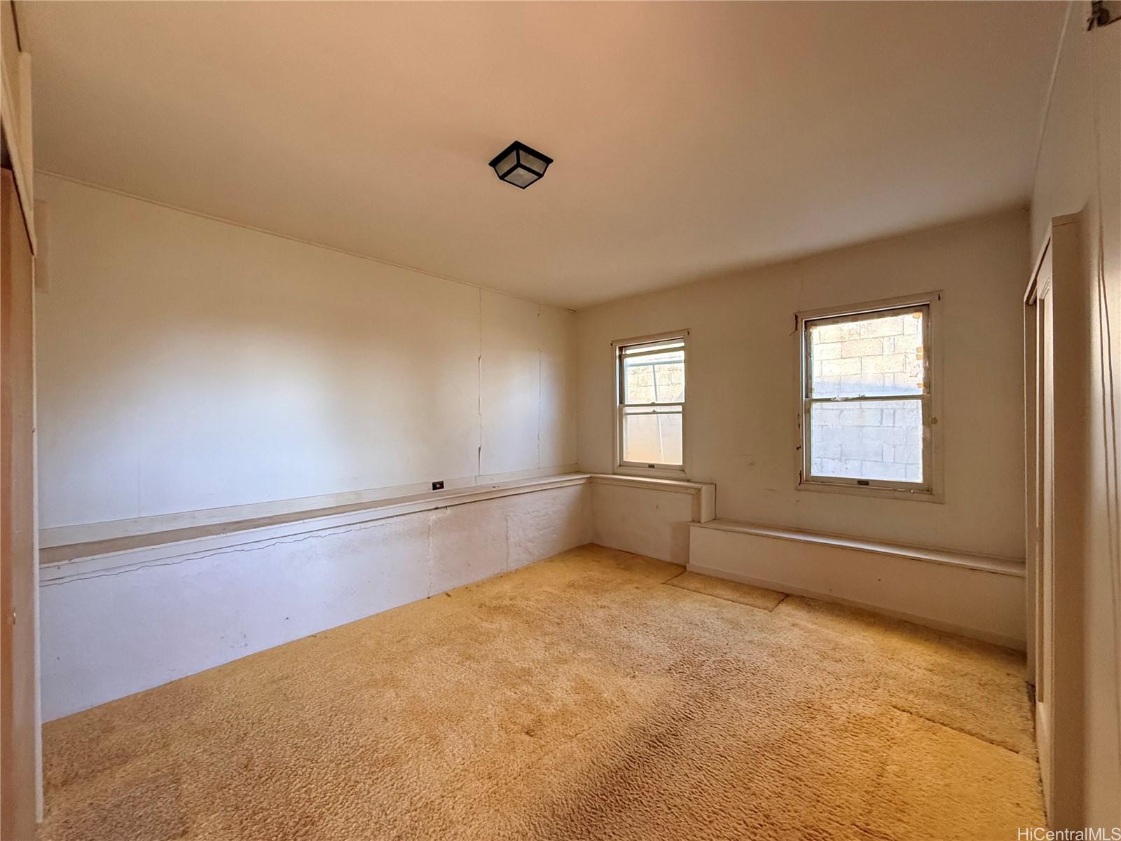 Photo 16 of 25