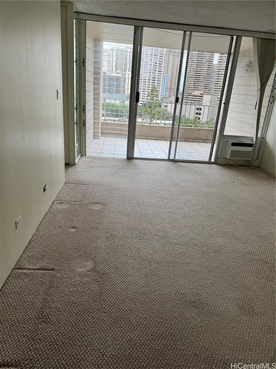 Photo 22 of 25