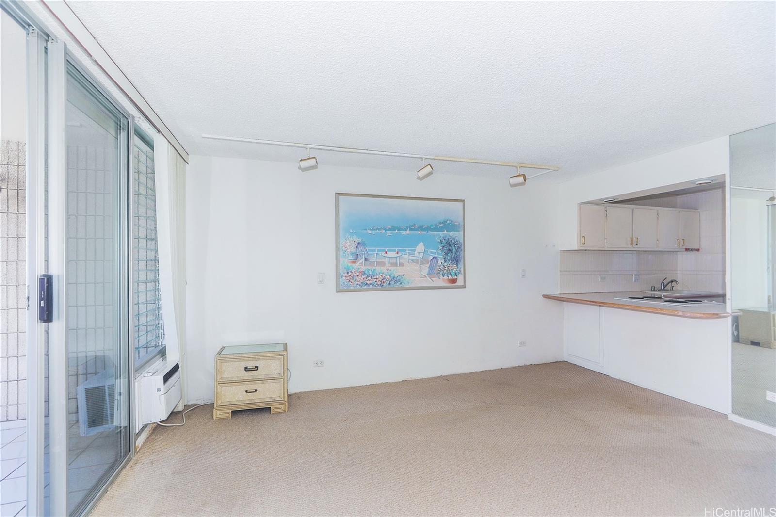 Photo 6 of 25