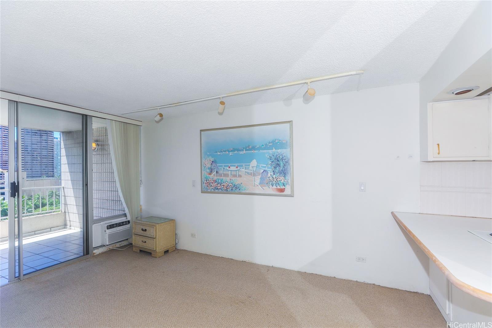 Photo 8 of 25