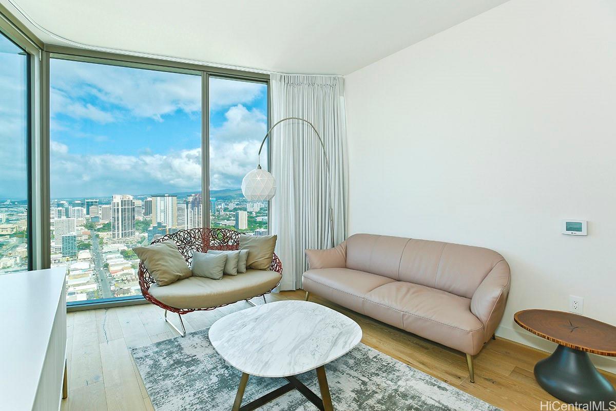 1001 Queen Street PH3915