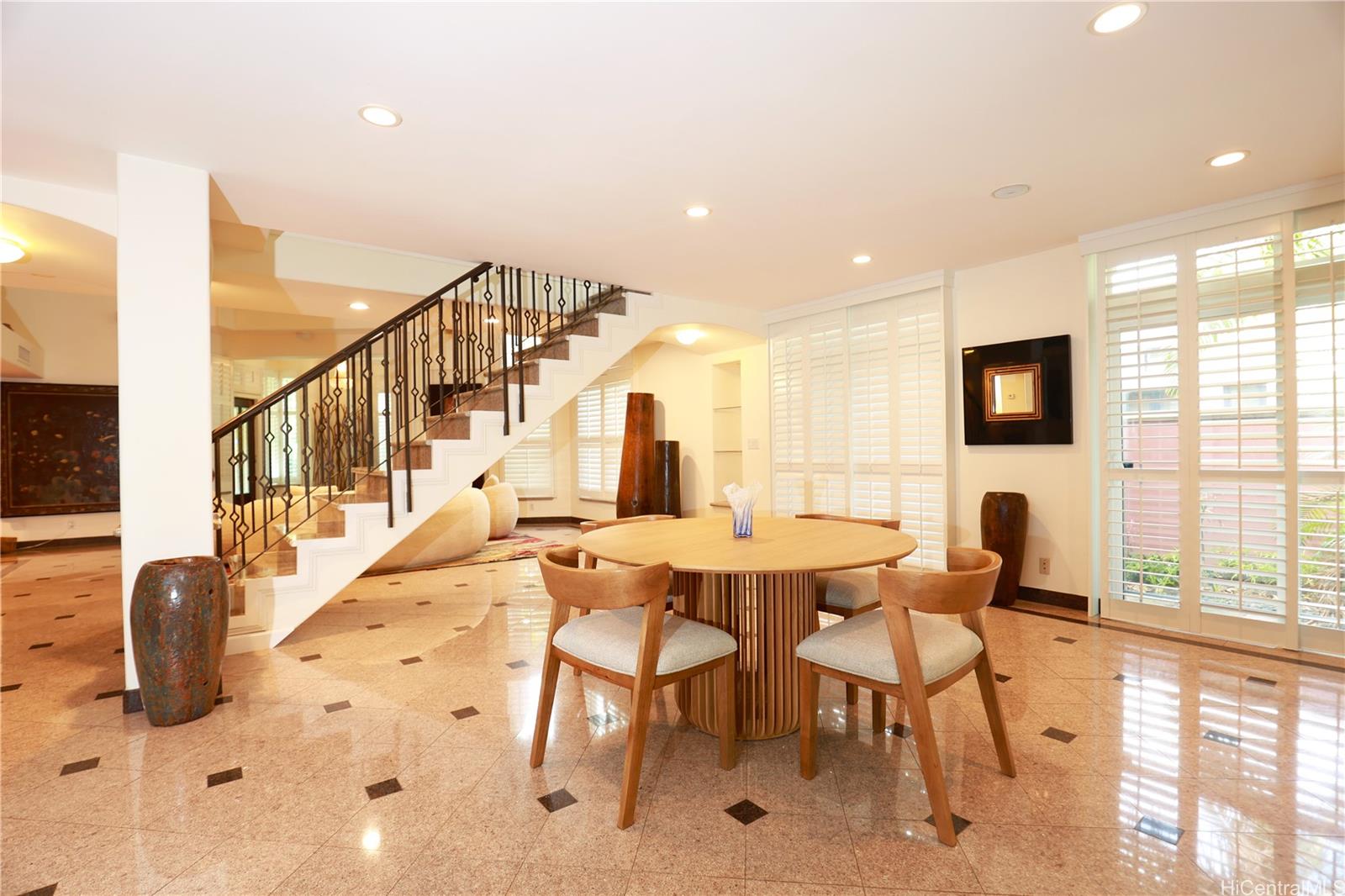 3063 Diamond Head Road