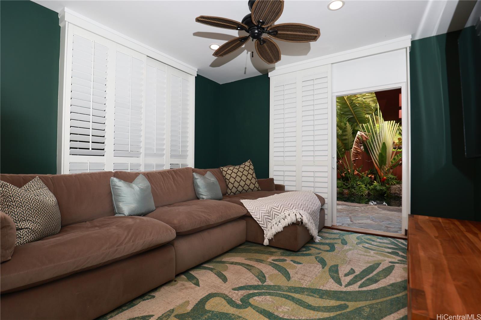 3063 Diamond Head Road