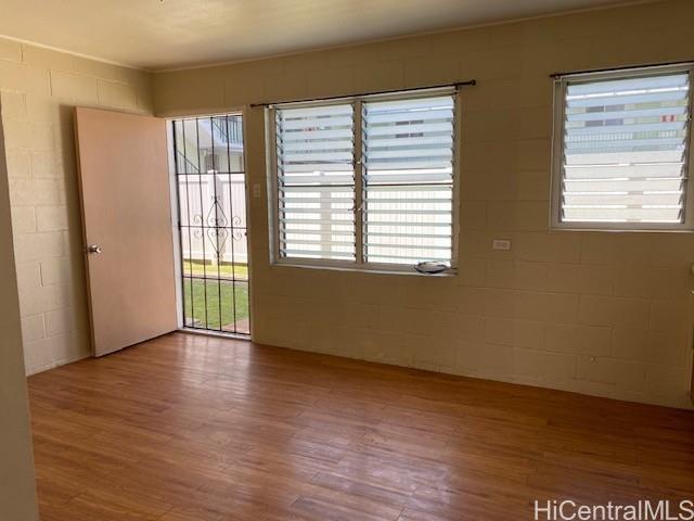 Photo 10 of 25