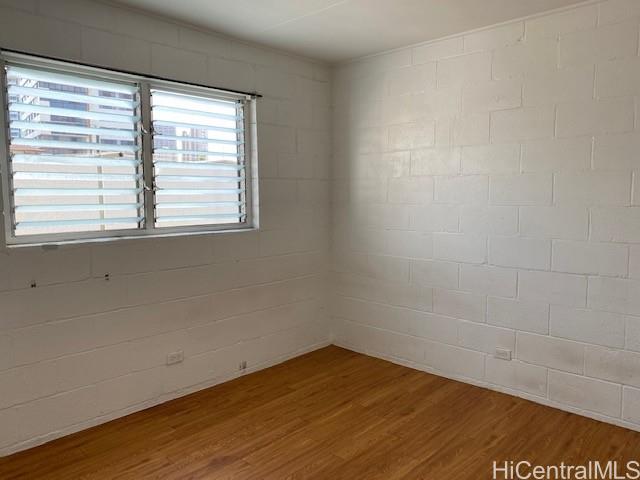 Photo 12 of 25